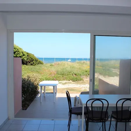 Pieds Dans L'eau Acces Direct Plage Apartment *